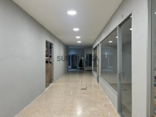 Armazém venda em Lisboa