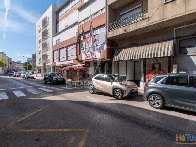 Loja alugar em Almada, Setúbal