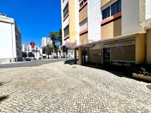 Loja alugar em Algés, Linda-a-Velha e Cruz Quebrada-Dafundo, Oeiras