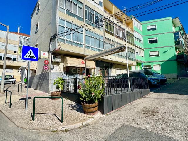 Loja venda em Bairro de São Lourenço, Santiago Dos Velhos