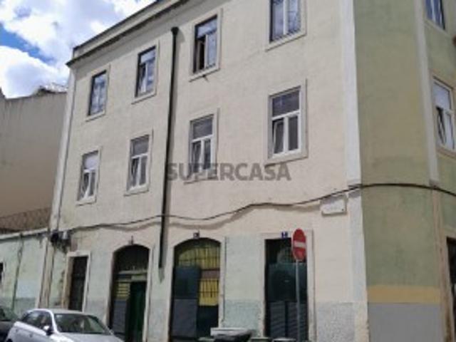 Armazém venda em Lisboa