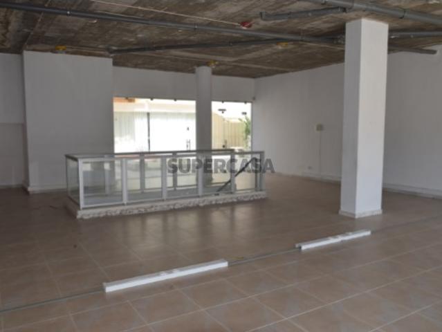 Armazém venda em Cortelhas, Albufeira