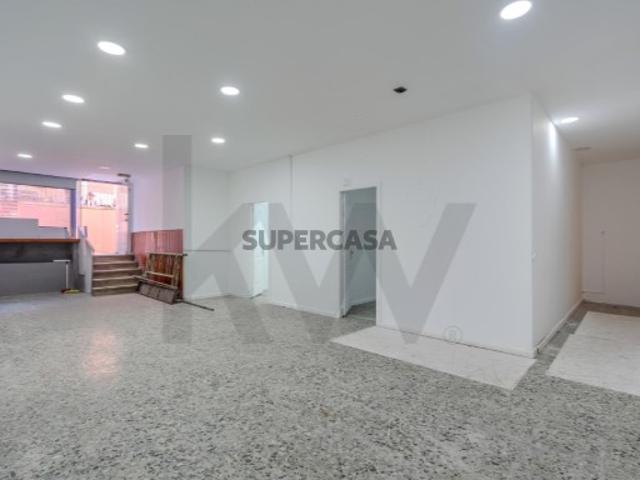 Armazém venda em Lisboa