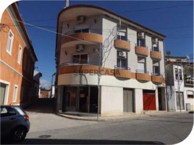 Armazém venda em Santarém