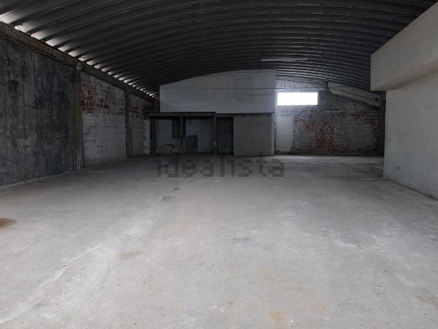 Armazém alugar em Paramos, Aveiro
