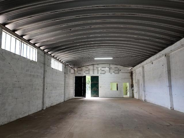 Armazém alugar em Paramos, Aveiro