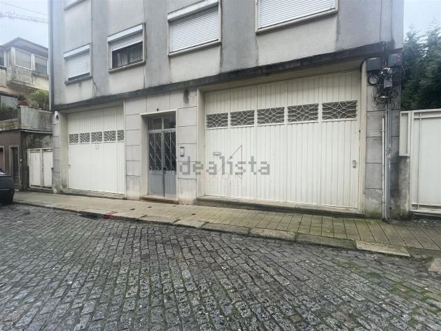 Armazém alugar em Porto