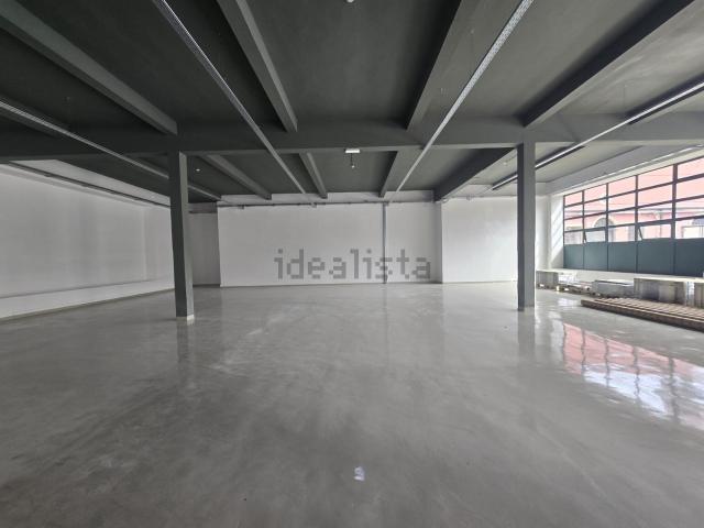 Armazém alugar em Areosa, Porto