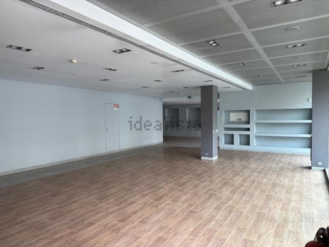 Ponto Comercial venda em Paranhos, Lindo Vale