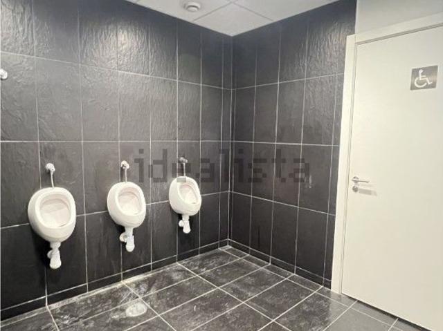 Armazém alugar em Agra do Amial, Porto