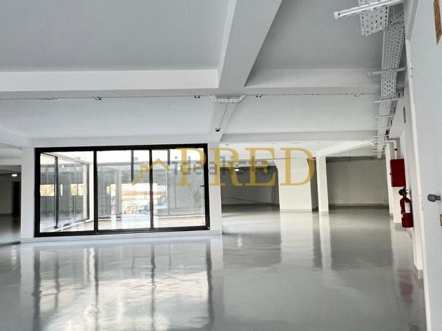 Armazém alugar em Porto