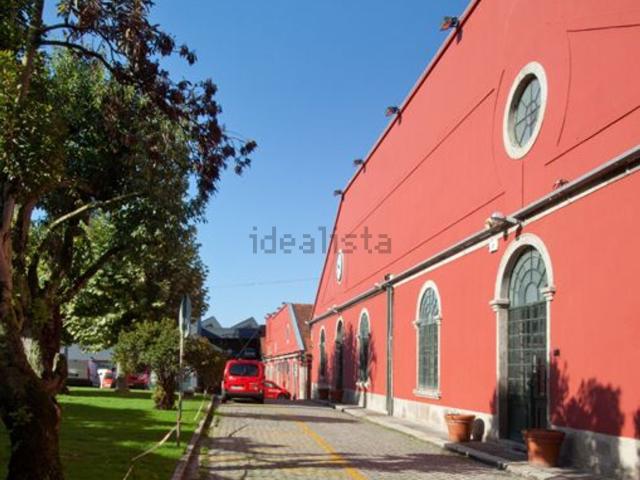 Armazém alugar em Porto