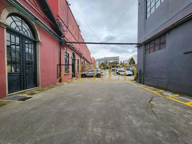 Armazém alugar em Areosa, Porto