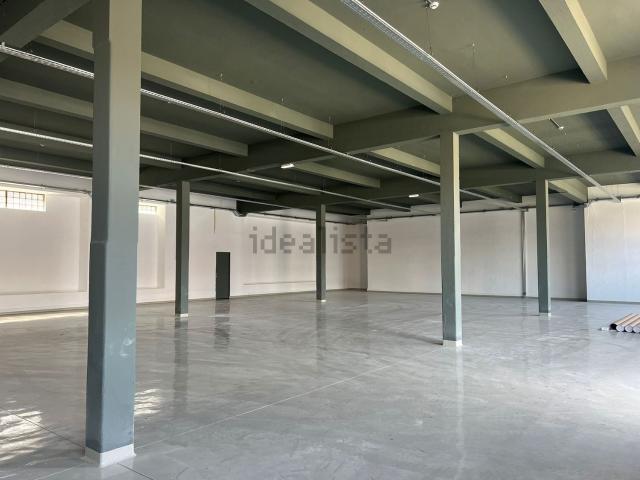 Armazém alugar em Pedrouços