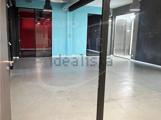 Armazém alugar em Areosa, Porto