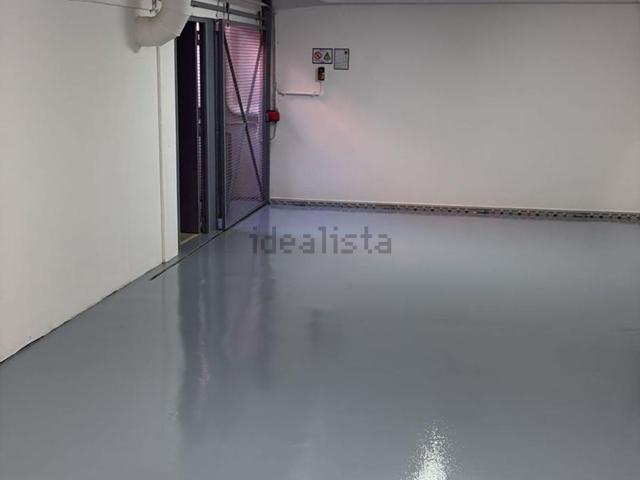 Armazém alugar em Porto