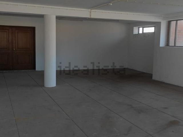 Armazém alugar em Vila Nova De Gaia, Porto