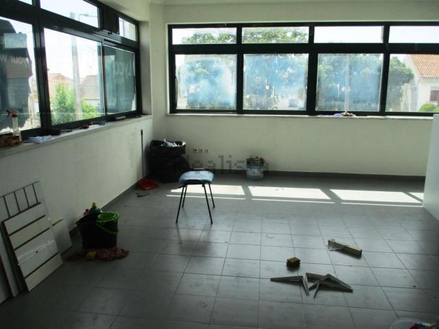 Loja alugar em Judia, Montijo