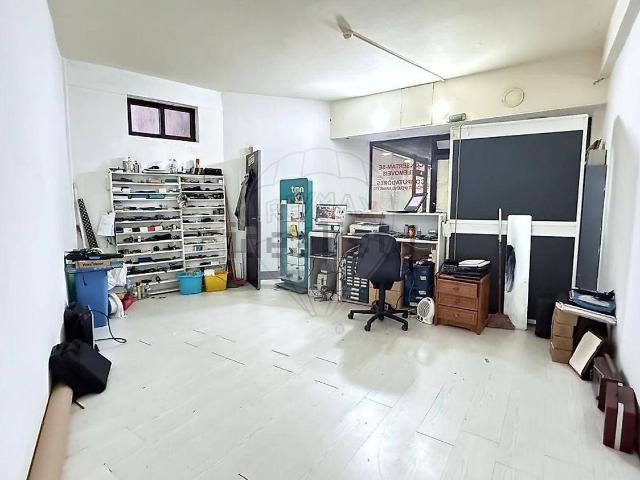 Loja venda em Milhundos, Marecos