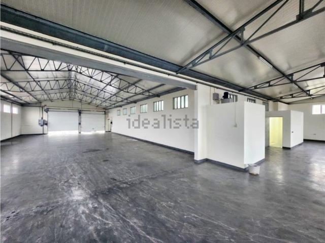 Armazém venda em Fermentões, Penamaior