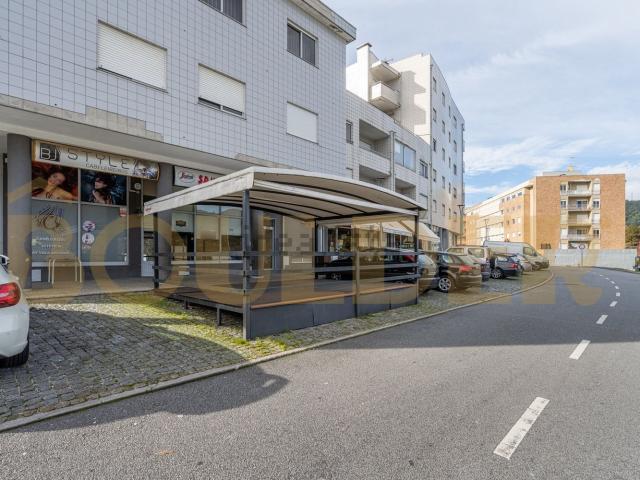 Loja venda em Parada Do Bouro, Braga