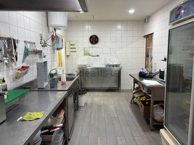 Ponto Comercial venda em Polvoreira, Carvalhos