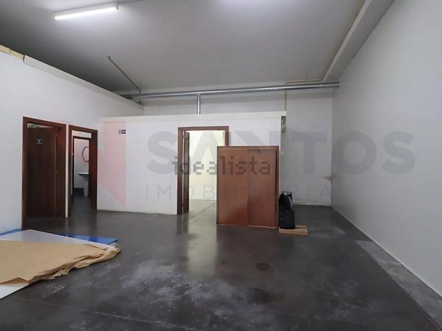 Armazém venda em Felgueiras, Pombeiro De Ribavizela