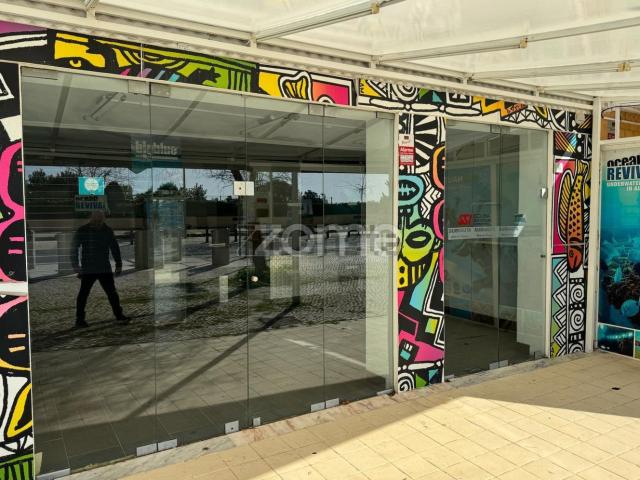 Loja venda em Três Castelos, Portimão