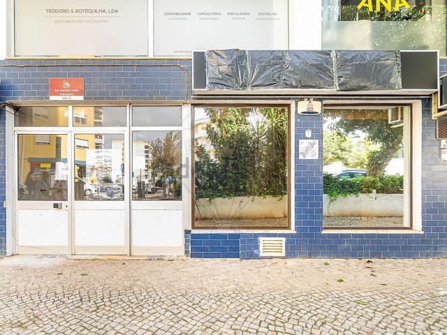 Loja venda em Três Castelos, Portimão