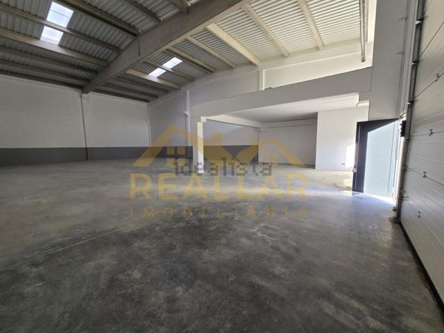 Armazém alugar em Póvoa De Varzim, Porto
