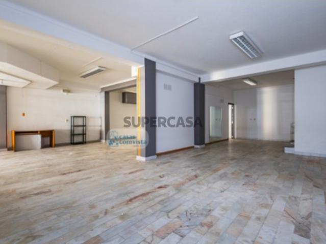 Armazém venda em Ourém