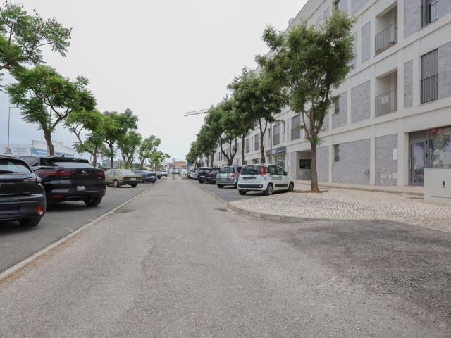 Loja venda em Quelfes, Olhão