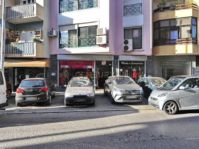 Ponto Comercial venda em Sintra, Vale de Carenque