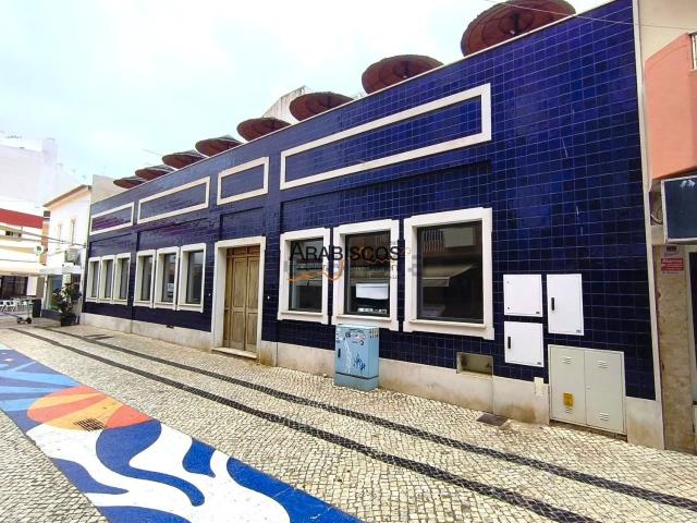 Loja venda em Três Bicos, Portimão