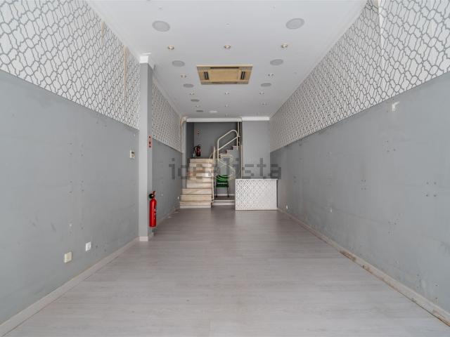 Loja venda em Três Bicos, Portimão