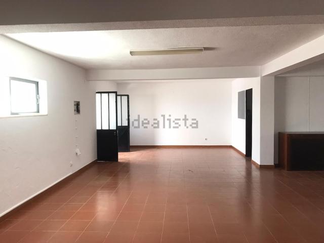 Armazém alugar em Sesimbra, Setúbal