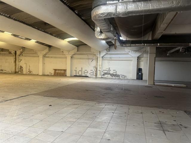 Armazém alugar em Monte de Ramalde, Porto