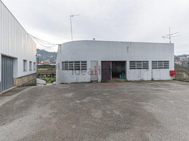 Armazém venda em Felgueiras, Regilde