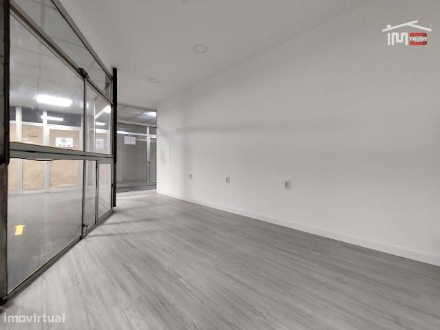 Ponto Comercial alugar em Montijo, Bairro do Mouco