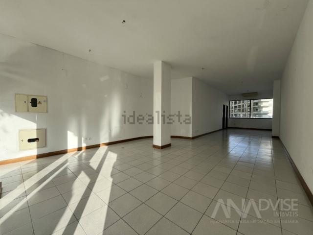 Loja venda em Repeses e São Salvador, Viseu