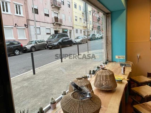 Armazém venda em Lisboa