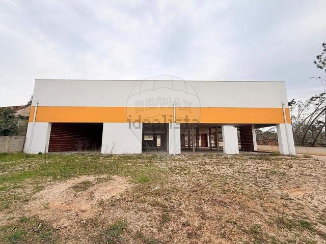 Armazém alugar em Ourém, Santarém