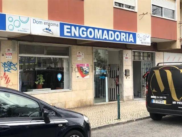 Ponto Comercial venda em Rio De Mouro, Bairro da Coopalme