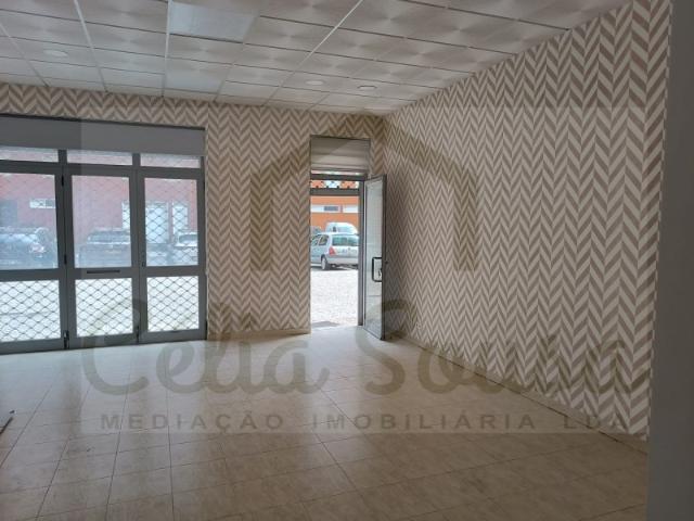 Loja alugar em Rio de Mouro Velho, Sintra