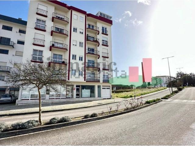 Loja venda em Rio Maior, Santarém