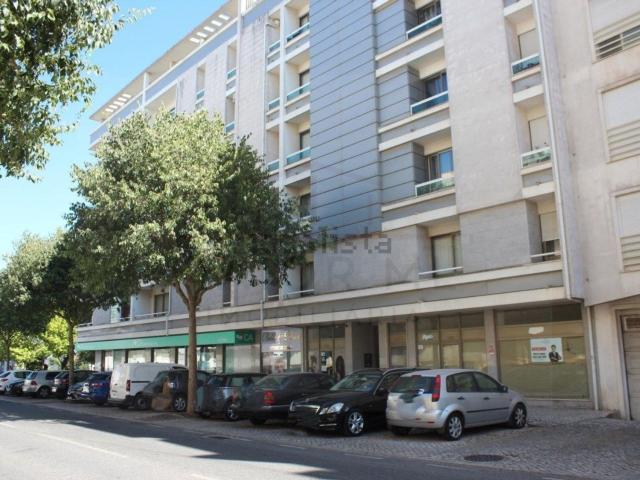 Loja alugar em Rio Maior, Santarém