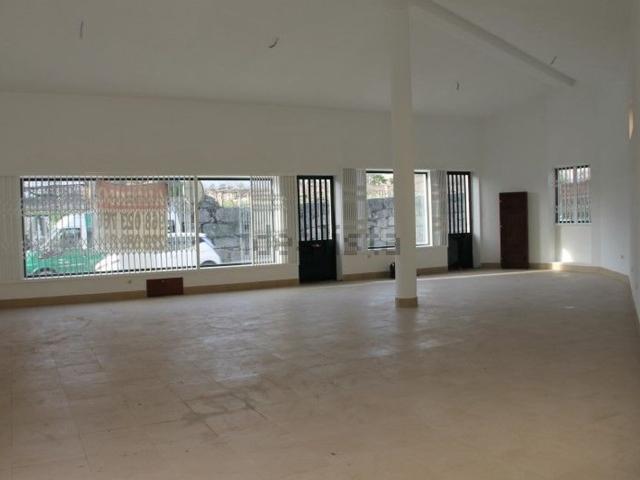 Ponto Comercial alugar em Rio Tinto, Lourinha