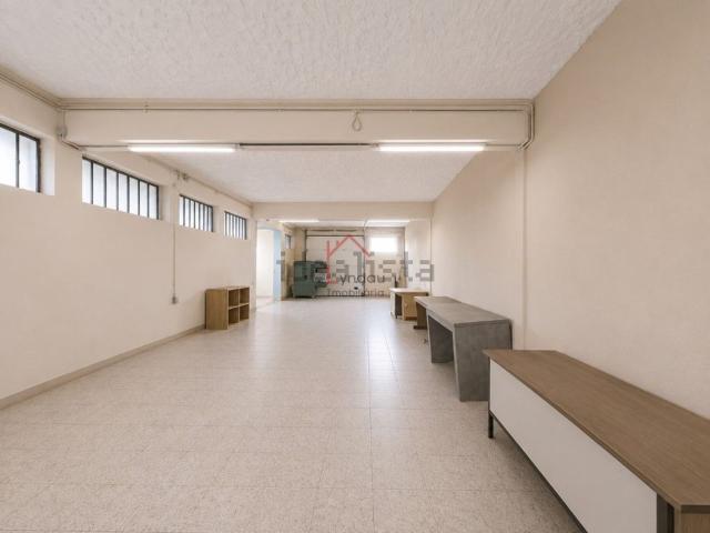 Armazém alugar em Guimarães, Braga