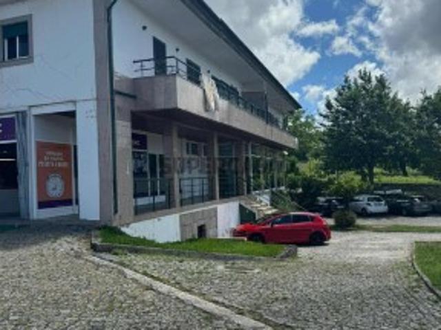 Garagem venda em Rebordões, Boalhosa