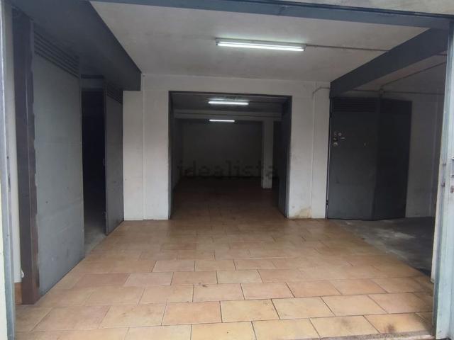 Armazém venda em Selho (São Cristóvão), Guimarães